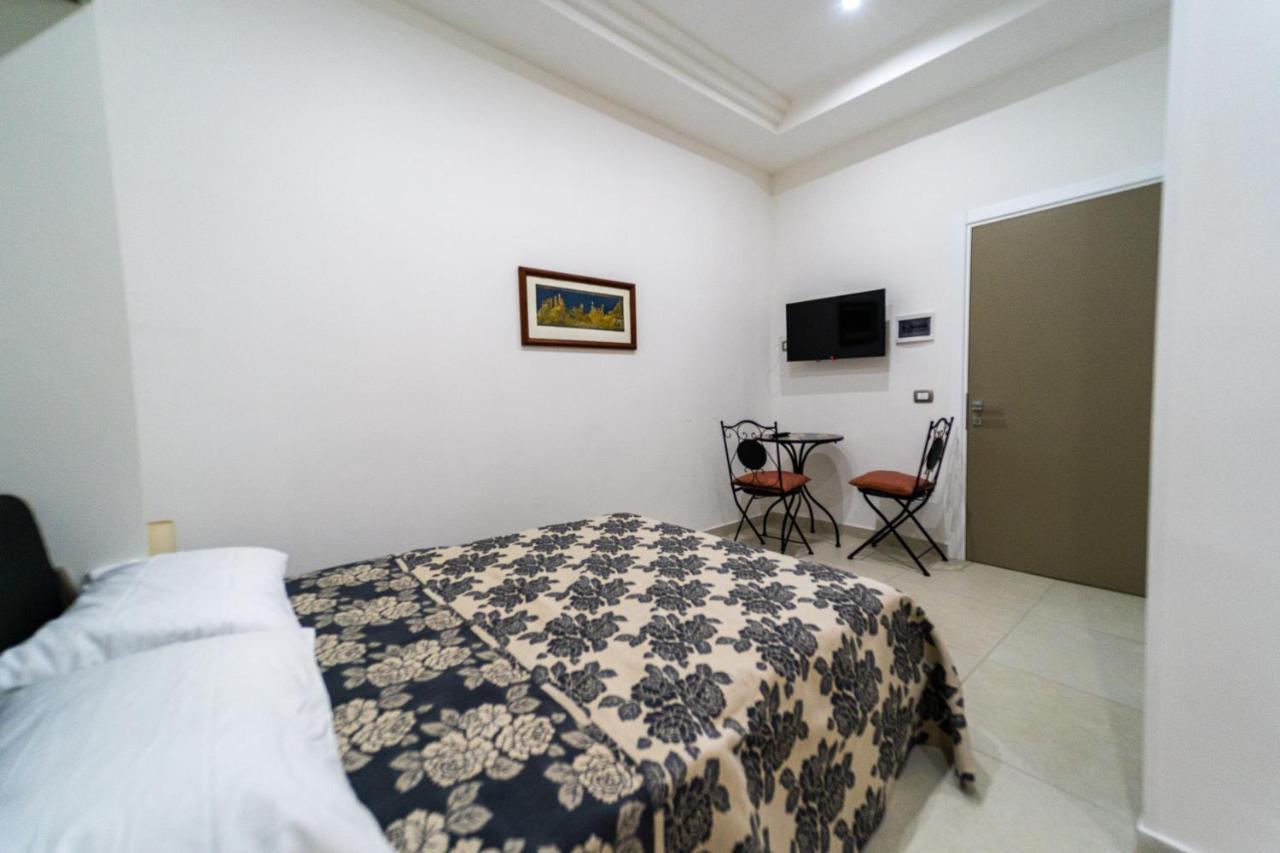 Hotel Casa Romeo Napoli Exterior foto
